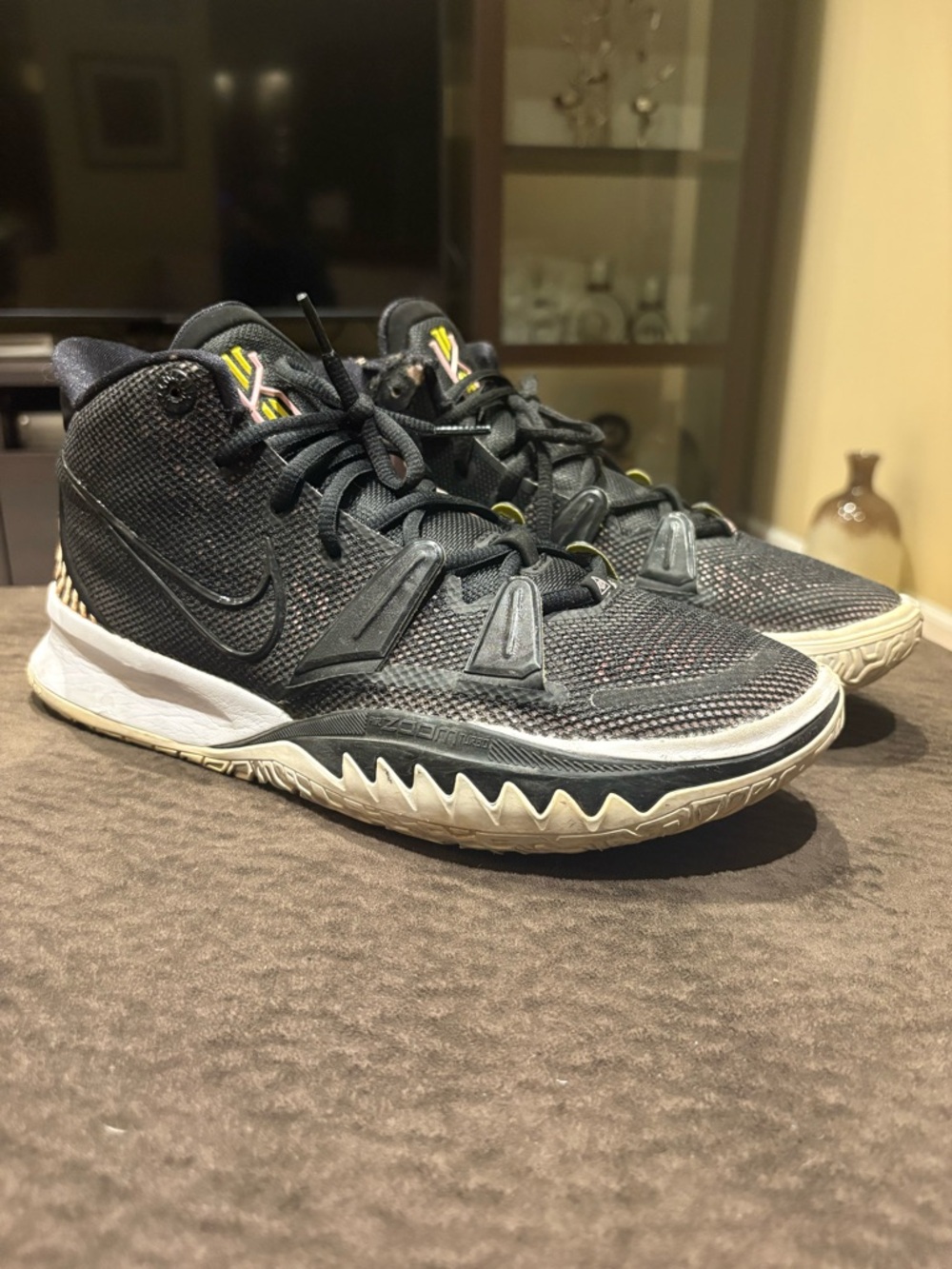 Nike Kyrie 7 Men’s Size 10 Ripple Effect